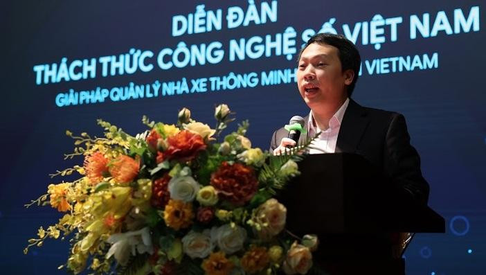Thứ trưởng Nguyễn Huy Dũng cho rằng thực tiễn triển khai chuyển đổi số trong năm 2020 cho thấy “tìm ra đúng vấn đề của xã hội” thường sẽ khó khăn, thách thức hơn là giải vấn đề đó bằng công nghệ.