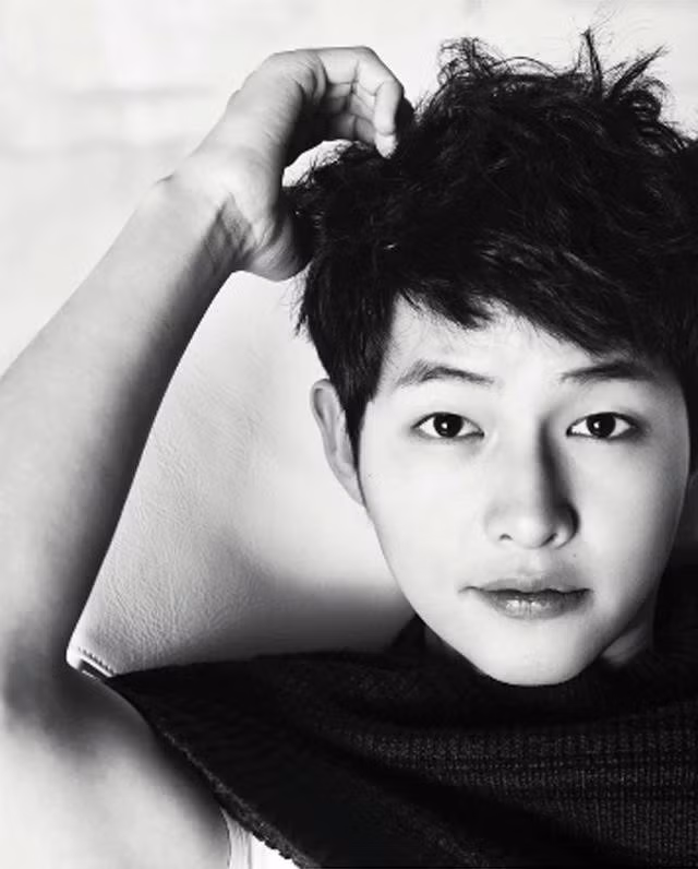 Song Joong Ki trên tạp chíHigh Cut.