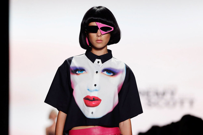 Mốt lập dị, xuyên thấu chiếm lĩnh thời trang xuân hè 2017 ảnh 1