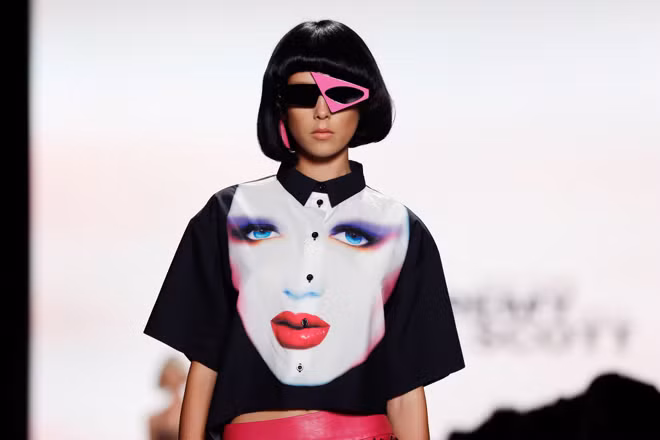 Mốt lập dị, xuyên thấu chiếm lĩnh thời trang xuân hè 2017 ảnh 1