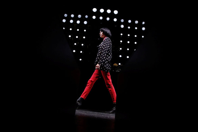 Mốt lập dị, xuyên thấu chiếm lĩnh thời trang xuân hè 2017 ảnh 3