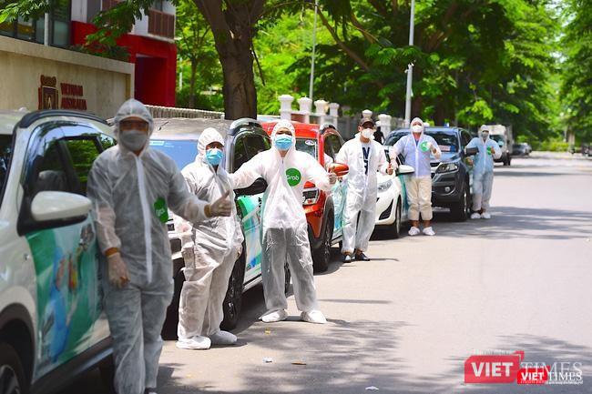 100 xe ô tô dưới 9 chỗ ngồi hoạt động từ 6h - 18h hằng ngày, phục vụ miễn phí các điểm đón nằm trong khu vực thành phố Thủ Đức và quận 7.