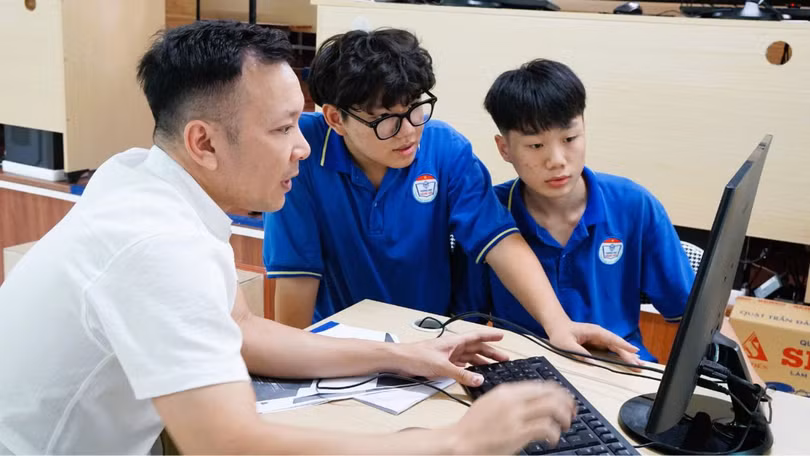 Thanh, thiếu niên cần được trang bị những kỹ năng, quy tắc ứng xử trên mạng xã hội.