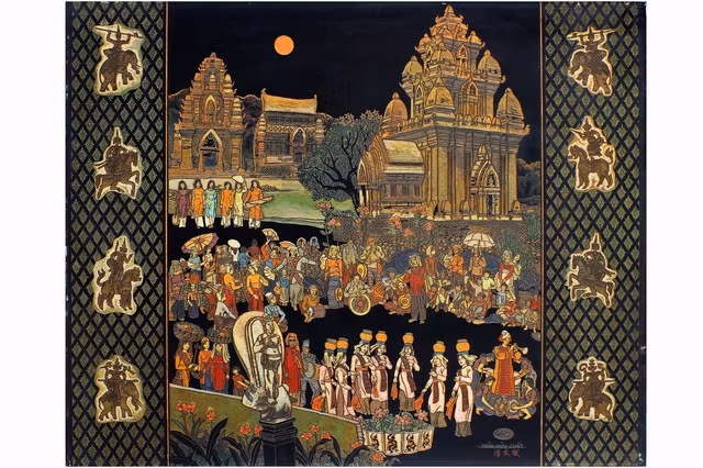 Tác phẩm Dưới Tháp Chàm của tác giả Trần Hữu Chất, thể loại Sơn khắc, sáng tác năm 1987 Tác phẩm Dưới Tháp Chàm của tác giả Trần Hữu Chất, thể loại Sơn khắc, sáng tác năm 1987