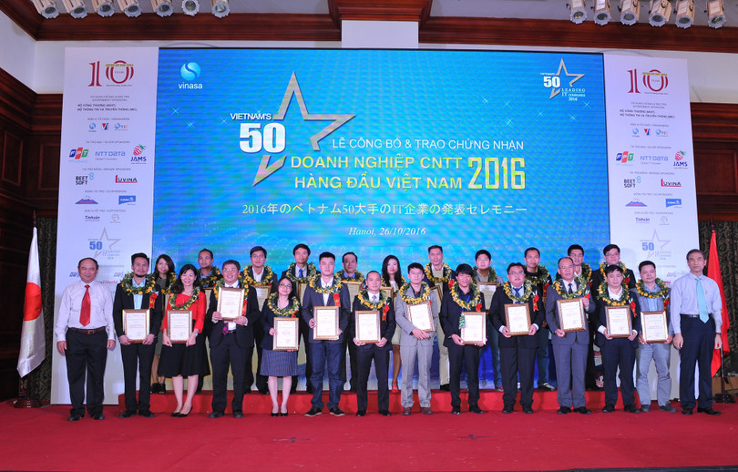 Lễ trao giải 50 Doanh nghiệp CNTT hàng đầu Việt Nam năm 2016.