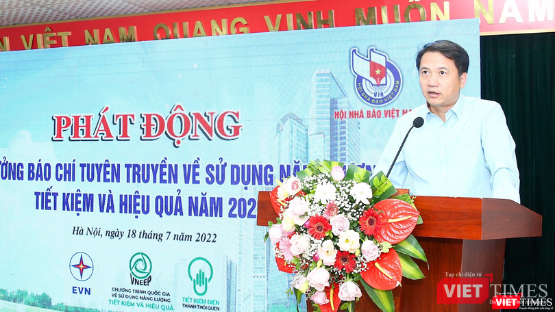 Ông Phương Hoàng Kim - Vụ trưởng Vụ Tiết kiệm năng lượng và Phát triển bền vững, Chánh Văn phòng Ban Chỉ đạo Tiết kiệm năng lượng (Bộ Công thương). Ông Phương Hoàng Kim - Vụ trưởng Vụ Tiết kiệm năng lượng và Phát triển bền vững, Chánh Văn phòng Ban Chỉ đạo Tiết kiệm năng lượng (Bộ Công thương).