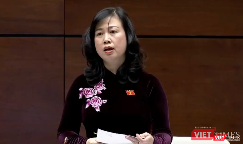 Bộ trưởng Bộ Y tế Đào Hồng Lan phát biểu tại kỳ họp bất thường lần thứ 2, chiều 6/1.