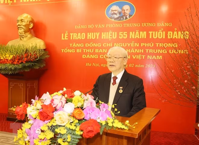 Lễ trao Huy hiệu 55 năm tuổi Đảng tặng Tổng Bí thư Nguyễn Phú Trọng ảnh 10