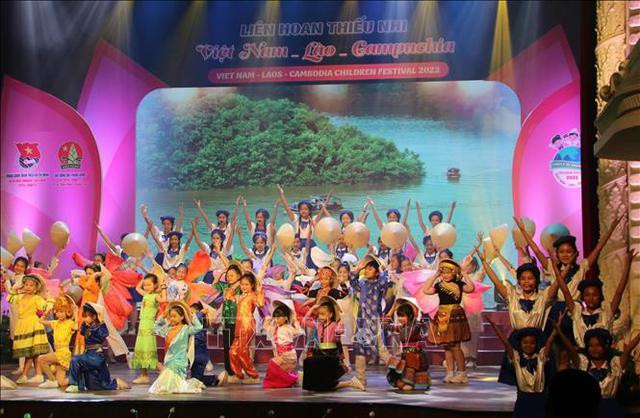 Thường trực Ban Bí thư Võ Văn Thưởng dự chương trình giao lưu văn hóa thiếu nhi 3 nước - Ảnh 2.