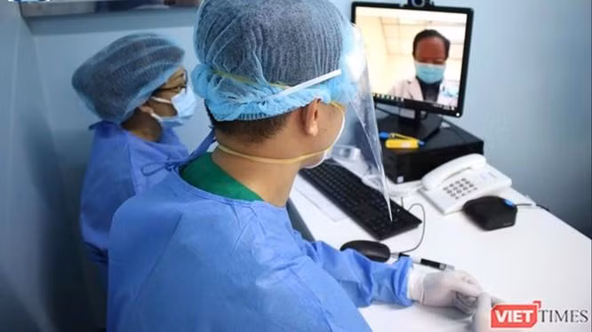 Hội chẩn trực tuyến - số hóa chẩn bệnh cứu người từ xa tại BV Đại học Y Dược TP.HCM (Ảnh: Hòa Bình)