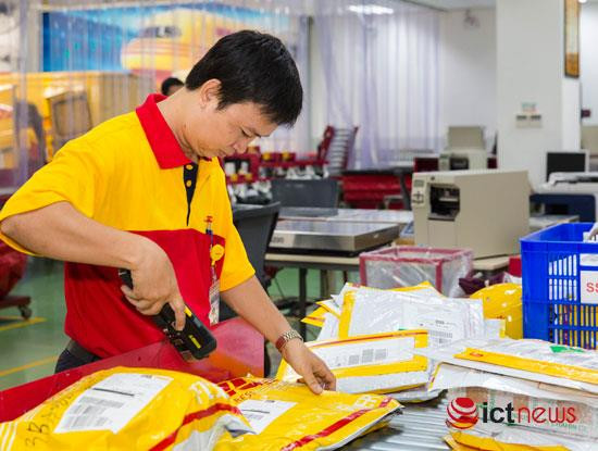 DHL Express cho biết, dịch vụ mới "Chuyển hàng theo yêu cầu" của hãng đặc biệt phù hợp với các yêu cầu giao hàng trong khối thương mại điện tử quốc tế với phần lớn các lô hàng được gửi đến địa chỉ nhà ở và khách hàng rất chú trọng đến sự vận chuyển linh 