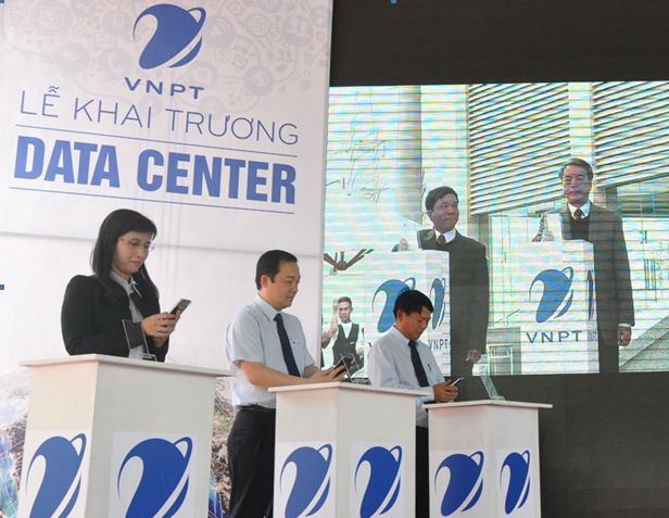 VNPT khai trương hai IDC tại khu công nghiệp Nam Thăng Long (Hà Nội) và khu chế xuất Tân Thuận (TP.HCM) vào cuối năm 2015. IDC tại Hà Nội đã được cấp chứng chỉ Uptime Tier III và chứng nhận ISO/IEC 27001:2013 vào tháng 4/2017.