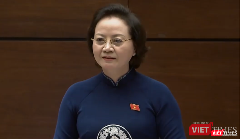 Bộ trưởng Bộ Nội vụ Phạm Thị Thanh Trà đã nêu ra nguyên nhân, giải pháp trước tình trạng công chức, viên chức, mà đặc biệt là nhân viên y tế bỏ việc gia tăng trong thời gian gần đây.