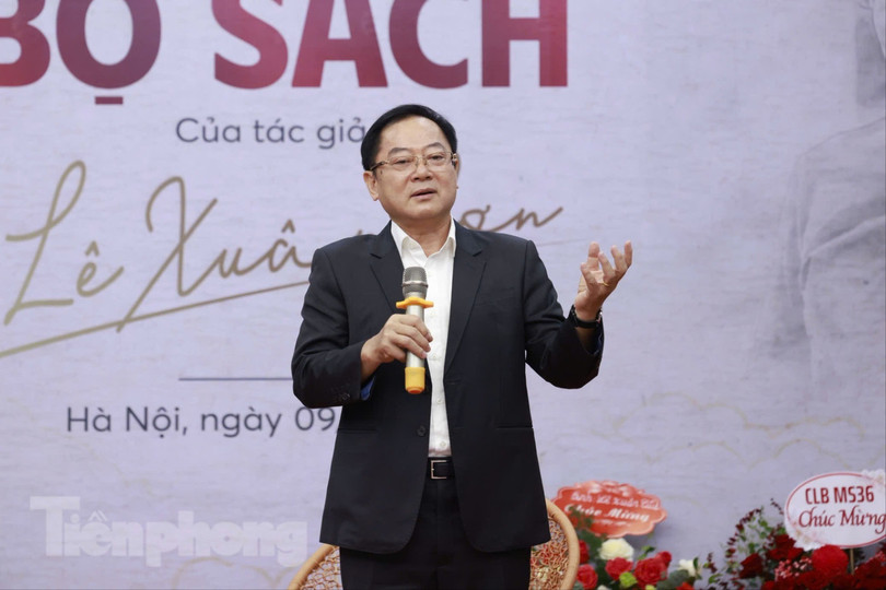 Nhà văn, nhà báo Lê Xuân Sơn.