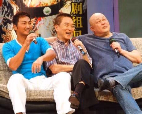 Ngoài đời, bộ ba diễn viên giữ mối quan hệ thân thiết suốt nhiều năm trời.