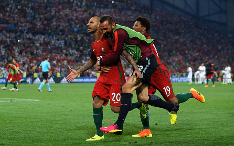 Ở trận đấu này, Bồ Đào Nha thắng 5-3 Ba Lan trên loạt đấu súng để giành vé vào bán kết EURO 2016.