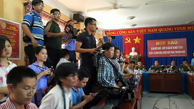 Phóng viên tác nghiệp tại một cuộc họp báo - Ảnh: Độc Lập