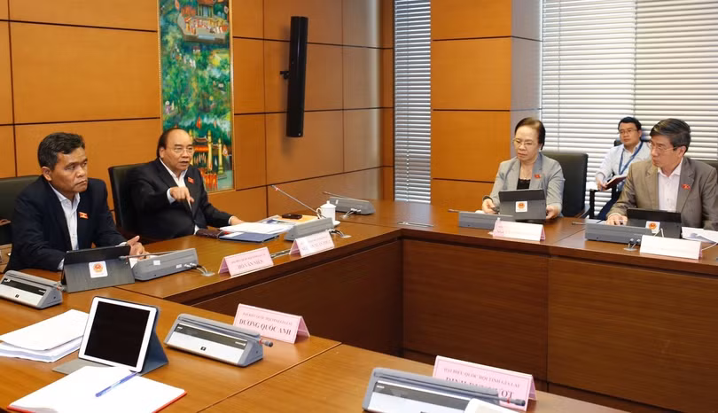 Thủ tướng Nguyễn Xuân Phúc phát biểu tại tổ đại biểu Quốc hội. - Ảnh: VGP.