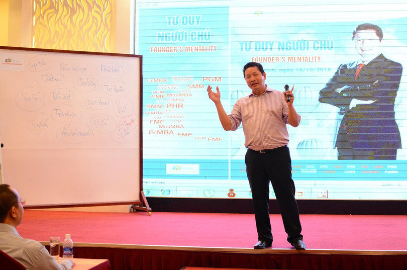 Các doanh nghiệp thường quan tâm đến đối thủ, cạnh tranh, coi đó là nỗi sợ hãi... Tôi cho rằng, thay vào đó, hãy nghiên cứu xem đối thủ có đối xử với khách hàng tốt hơn mình hay không? Đội quân bán hàng thật lòng quan tâm đến khách hàng của họ chưa?