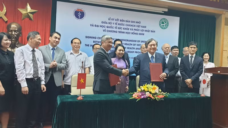 Lễ ký kết giữa Bộ Y tế Việt Nam và Trường Đại học quốc tế Sức khỏe và Phúc lợi Nhật Bản.