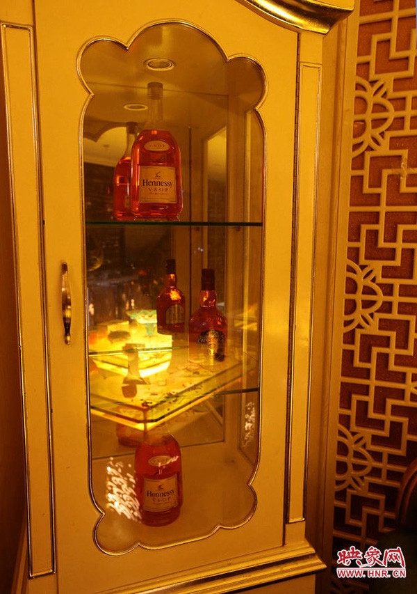 Choáng ngợp trước nội thất xa hoa của chốn ăn chơi khét tiếng Trung Quốc ảnh 18