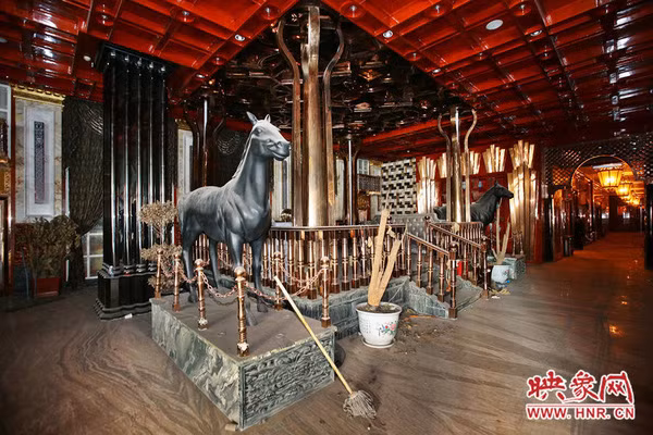 Choáng ngợp trước nội thất xa hoa của chốn ăn chơi khét tiếng Trung Quốc ảnh 14