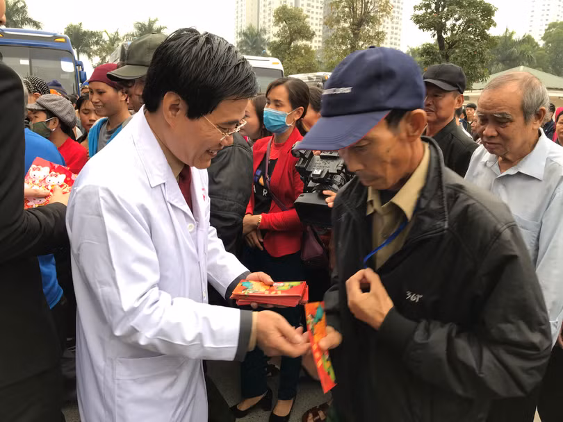 Chia tay các bệnh nhân