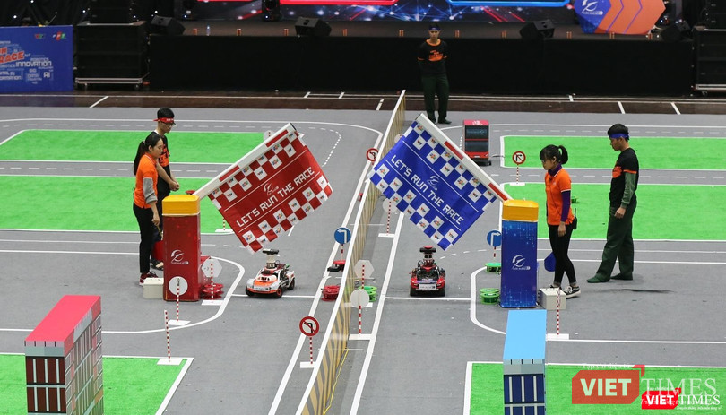 Cuộc thi đã truyền cảm hứng, lan toả tinh thần sáng tạo đến các bạn sinh viên trẻ đam mê công nghệ, tạo cơ hội tiếp xúc và cọ xát với những xu hướng công nghệ tiên tiến của thế giới như AI, Deep Learning, Machine Learning, Big Data, IoT,... Cuộc thi đã truyền cảm hứng, lan toả tinh thần sáng tạo đến các bạn sinh viên trẻ đam mê công nghệ, tạo cơ hội tiếp xúc và cọ xát với những xu hướng công nghệ tiên tiến của thế giới như AI, Deep Learning, Machine Learning, Big Data, IoT,...