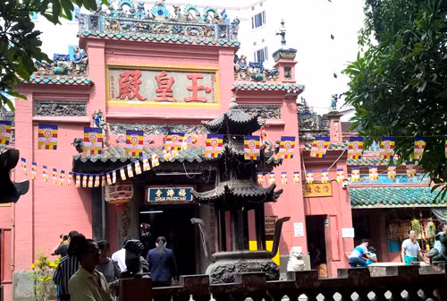 Chùa Ngọc Hoàng được công nhận là công trình kiến trúc nghệ thuật quốc gia. Ảnh:Hải Duyên