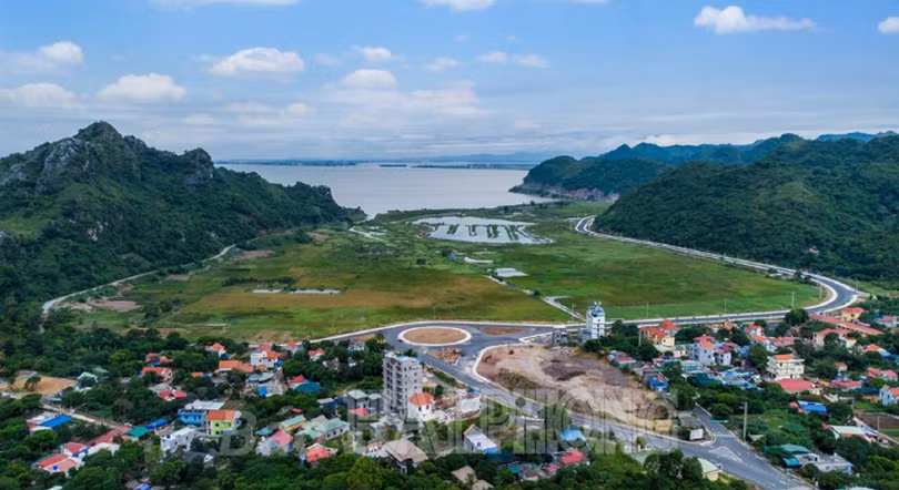 Khu đô thị, du lịch dịch vụ khoáng nóng và sân gôn quốc tế Xuân Đám có địa thế tựa núi - hướng biển