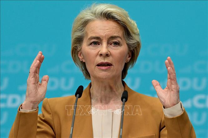 Chủ tịch Ủy ban châu Âu (EC) Ursula von der Leyen khẳng định, an ninh của châu Âu đang ở thời điểm bước ngoặt, đồng thời nhấn mạnh nhu cầu tăng cường khẩn cấp các nỗ lực quốc phòng chung..jpg