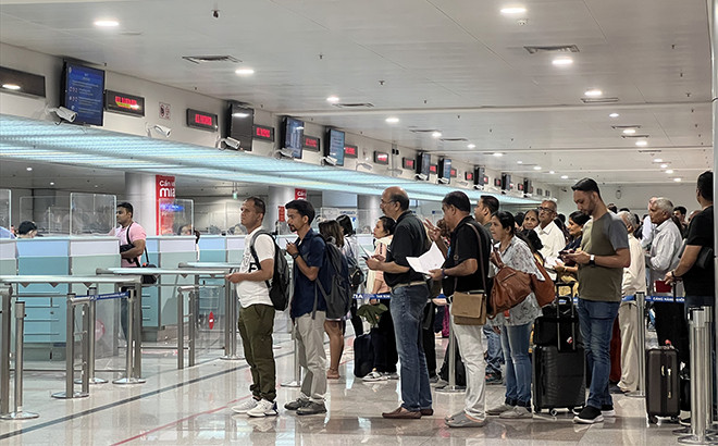 thithuc02 Du khách nước ngoài đánh giá cao và có những phản hồi tích cực trước chính sách mới về thị thực của Việt Nam, là cơ hội để du lịch Việt Nam tăng sức cạnh tranh với các nước trong khu vực..jpg