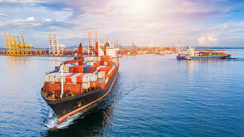 nganh-cang-bien-viet-nam-vlr-logistics-xanh.jpg