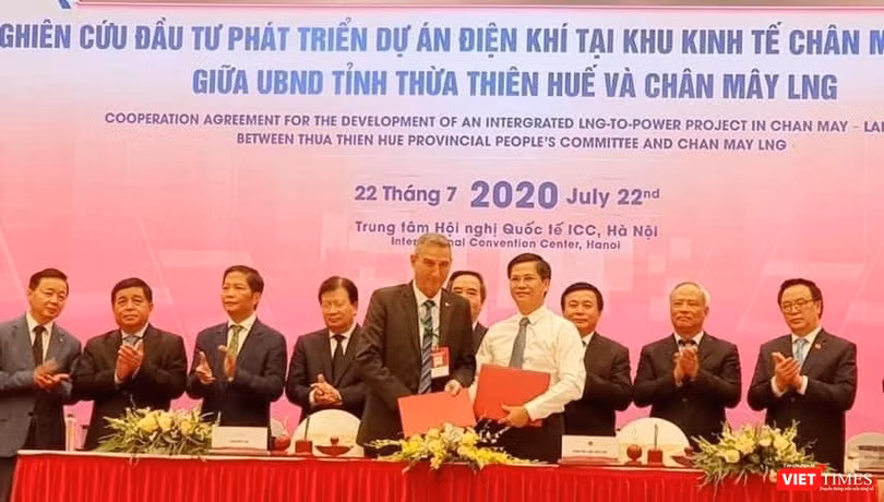 Ký biên bản ghi nhớ đầu tư dự án Nhà máy điện khí LNG Chân Mây.