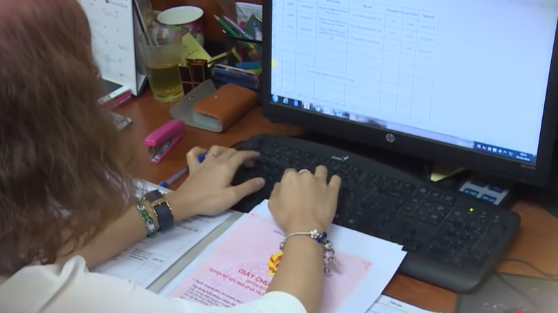 Từ ngày 20/5 tới, người dân có thể ngồi nhà làm thủ tục xin cấp sổ đỏ trực tuyến thay vì đến các văn phòng đăng ký đất đai trực tiếp xếp hàng.