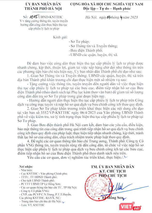 Phó Chủ tịch Thường trực UBND TP Hà Nội Lê Hồng Sơn chỉ đạo tăng cường hướng dẫn công dân thực hiện thủ tục cấp phiếu lý lịch tư pháp.