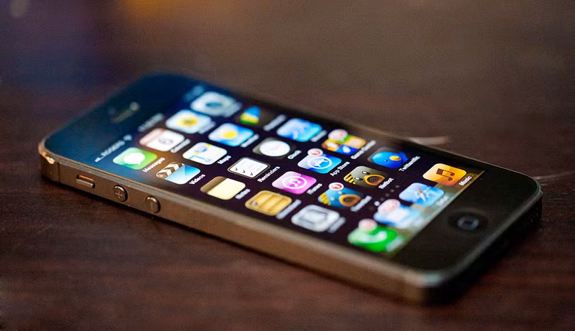 Cận Tết, iPhone 5 lock giảm giá 'kịch sàn'