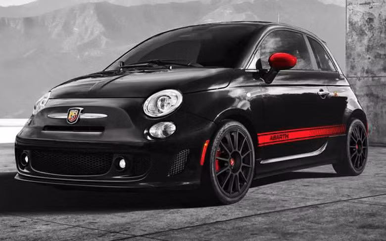 Dòng xe 2016 FIAT 500 Abarth được đề xuất giá bán là 22.495 USD.