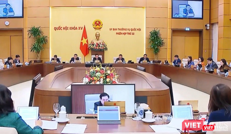 Phiên làm việc xem xét báo cáo kết quả giám sát chuyên đề của Đoàn giám sát của Quốc hội sáng nay, 11/4.