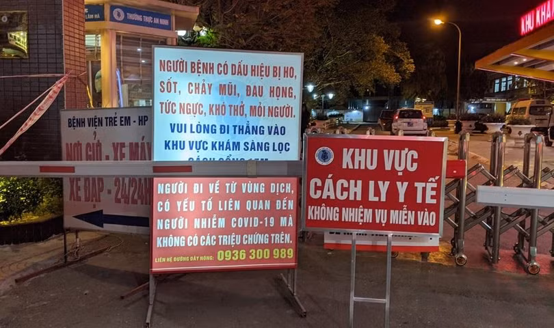 Khu vực cổng Bệnh viện Trẻ em Hải Phòng những ngày phong tỏa, cách ly y tế. Ảnh: UBND TP. Hải Phòng.