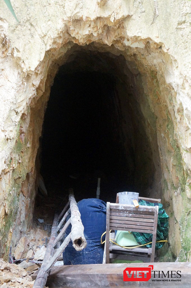 Cận cảnh đường "hầm rượu" xuyên núi của Bí thư huyện Tây Giang ảnh 3