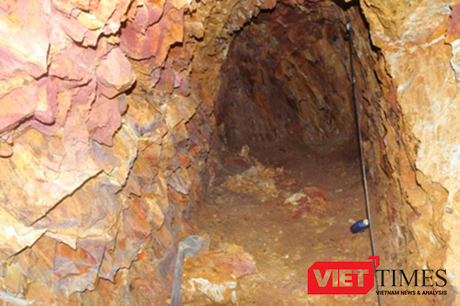 Cận cảnh đường "hầm rượu" xuyên núi của Bí thư huyện Tây Giang ảnh 8