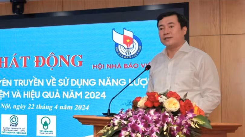 Thứ trưởng Bộ Công Thương Nguyễn Sinh Nhật Tân.