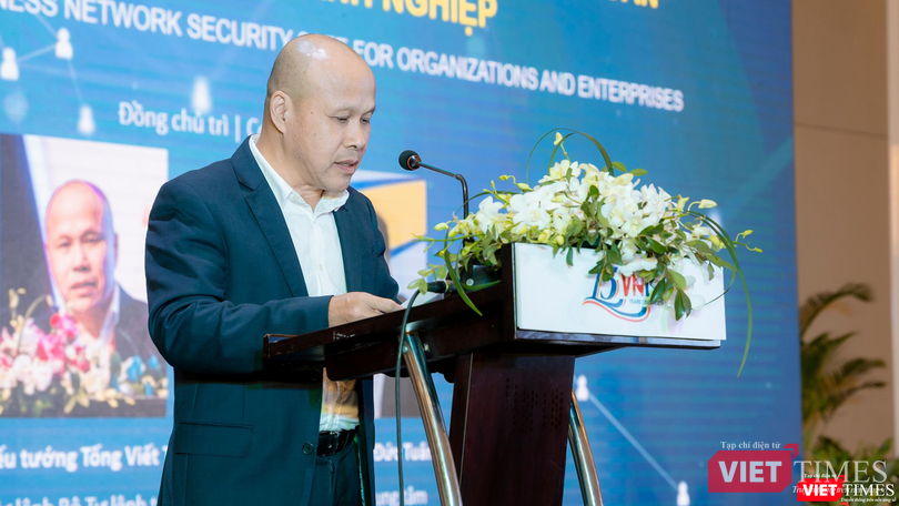 Ông Tống Viết Trung khẳng định an toàn an ninh mạng là trọng tâm của quá trình chuyển đổi số, tạo lập niềm tin số. Ông Tống Viết Trung khẳng định an toàn an ninh mạng là trọng tâm của quá trình chuyển đổi số, tạo lập niềm tin số.