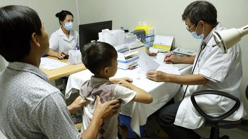 Cha mẹ nên đưa trẻ đi khám bệnh ngay khi nhận thấy trẻ có những biểu hiện bệnh nặng hoặc lo lắng, không an tâm về trẻ.