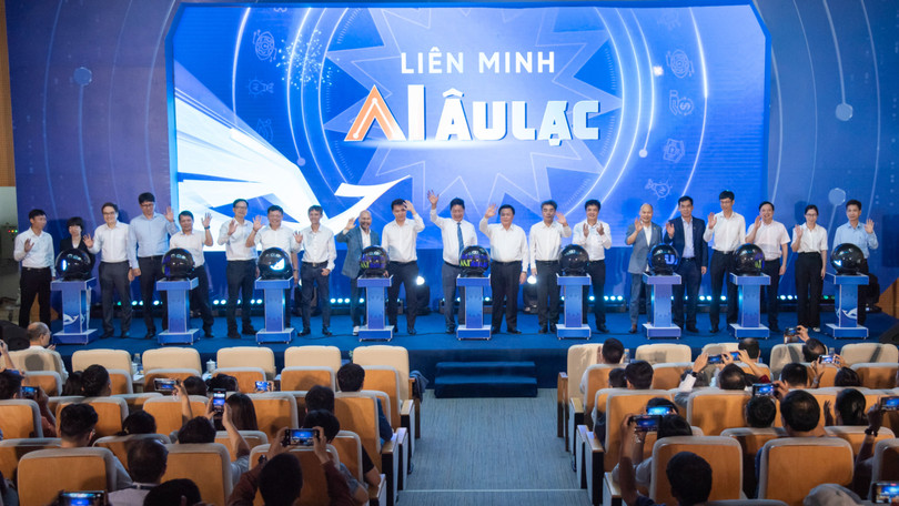 Hơn 20 thành viên đầu tiên của Liên minh AI Âu Lạc tại lễ ra mắt.