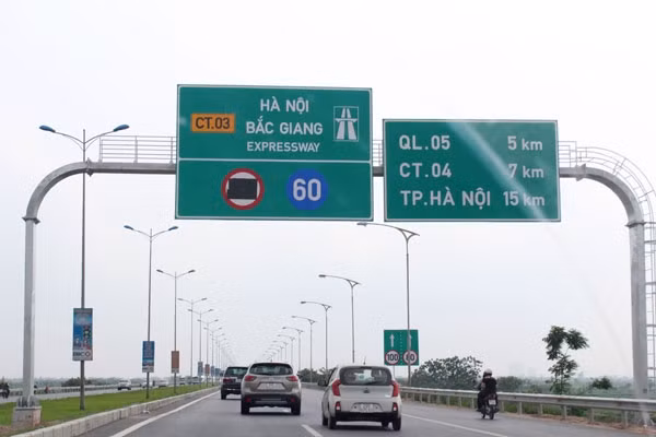 Bộ GTVT khẳng định hệ thống đường gom địa phận TP. Hà Nội sẽ nghiên cứu đầu tư khi nguồn lực cho phép.