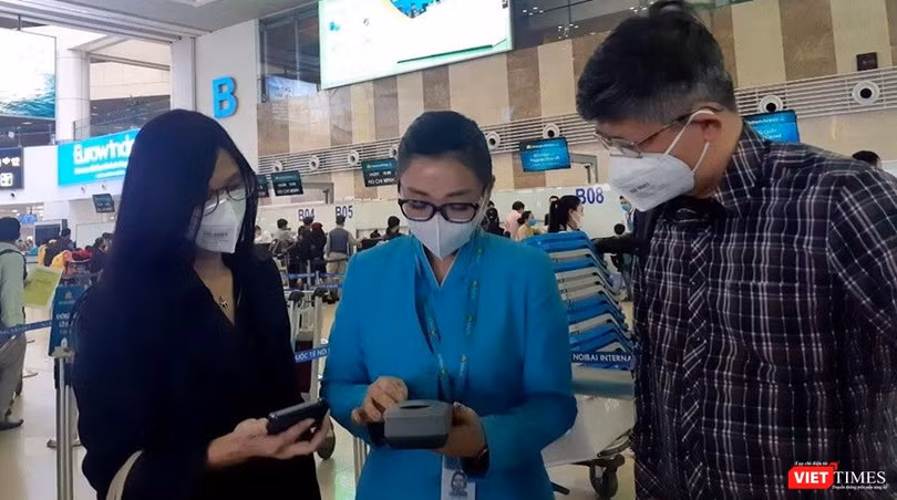 Hành khách tại sân bay Nội Bài. Ảnh minh họa: K.N