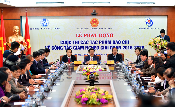 Lễ phát động Cuộc thi các tác phẩm báo chí về công tác giảm nghèo giai đoạn 2016-2020. Lễ phát động Cuộc thi các tác phẩm báo chí về công tác giảm nghèo giai đoạn 2016-2020.