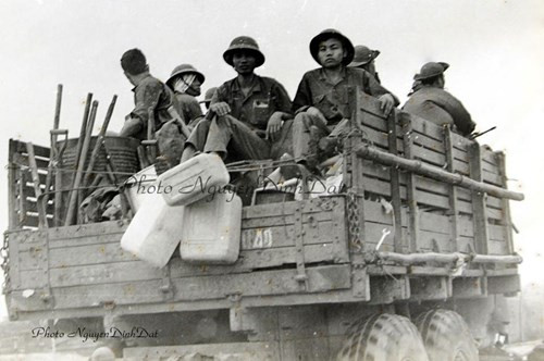 Khoảnh khắc chân thật Sài Gòn ngày Giải phóng ảnh 26